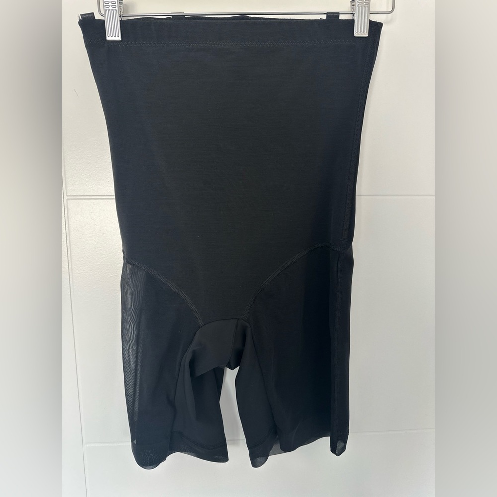 NWOT Quince Sculpting Shapewear Shorts Smoothing High Rise